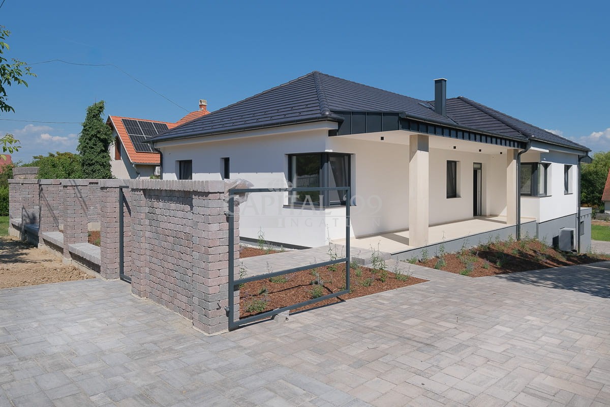 Family House - 4268