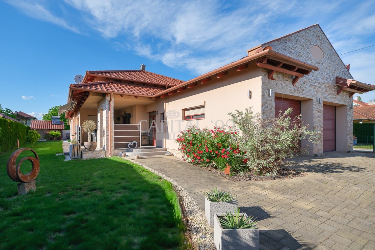Family House - 4277