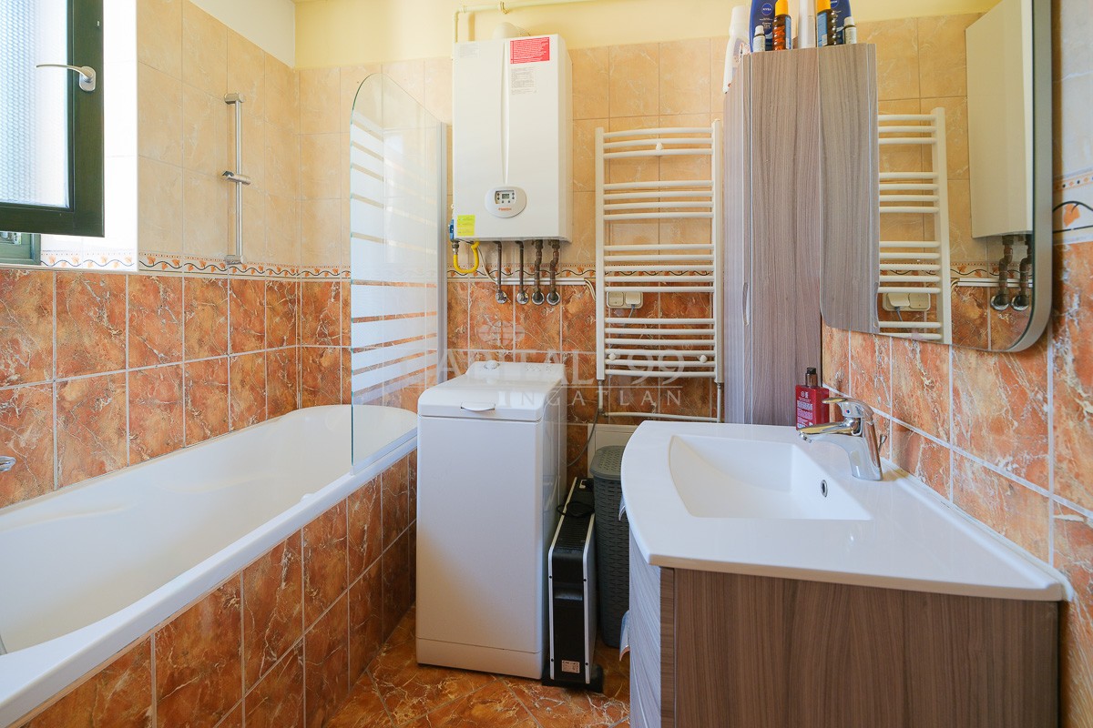 Flat - 4387