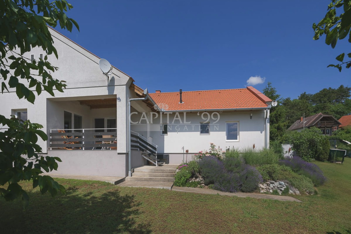 Family House - 4391
