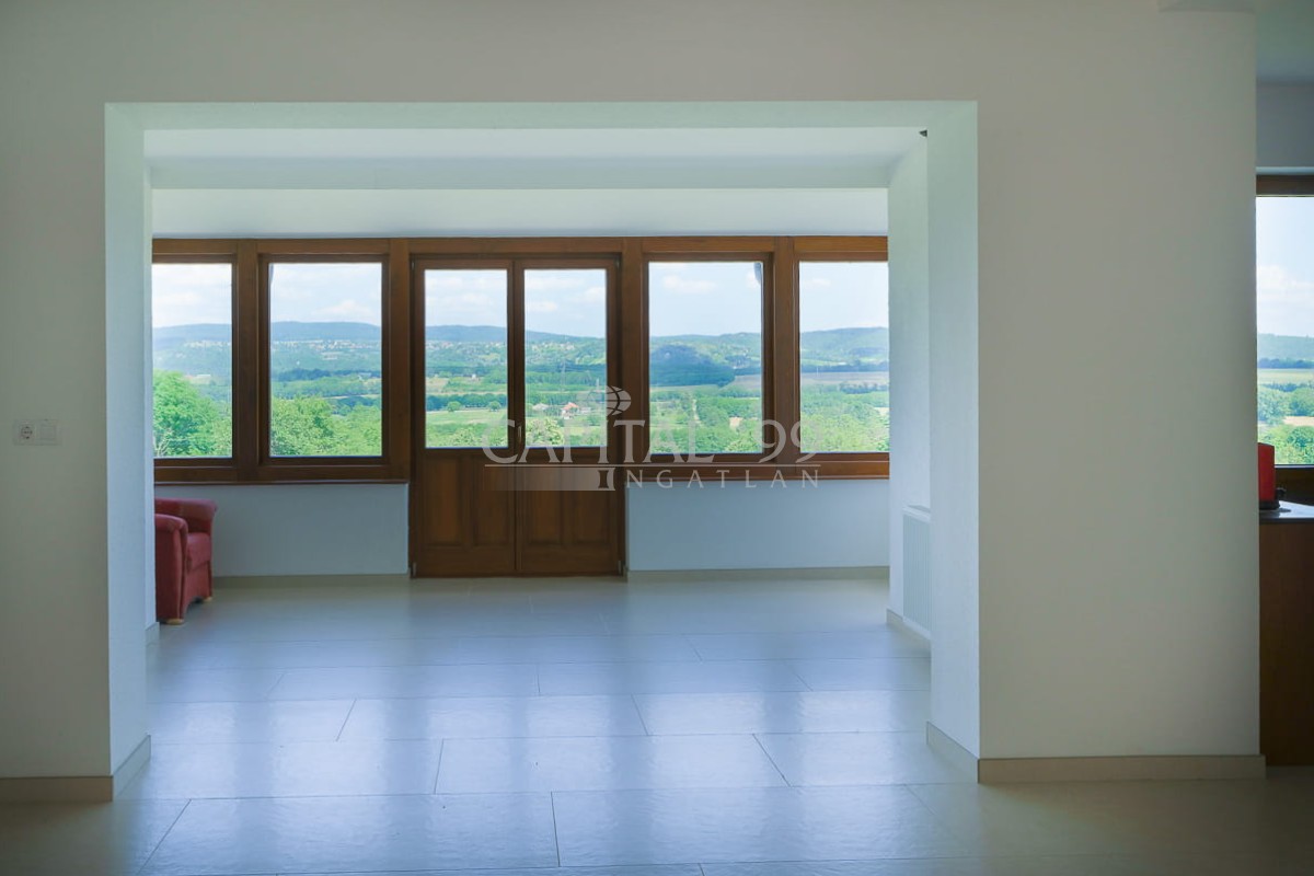 Family House - 4395