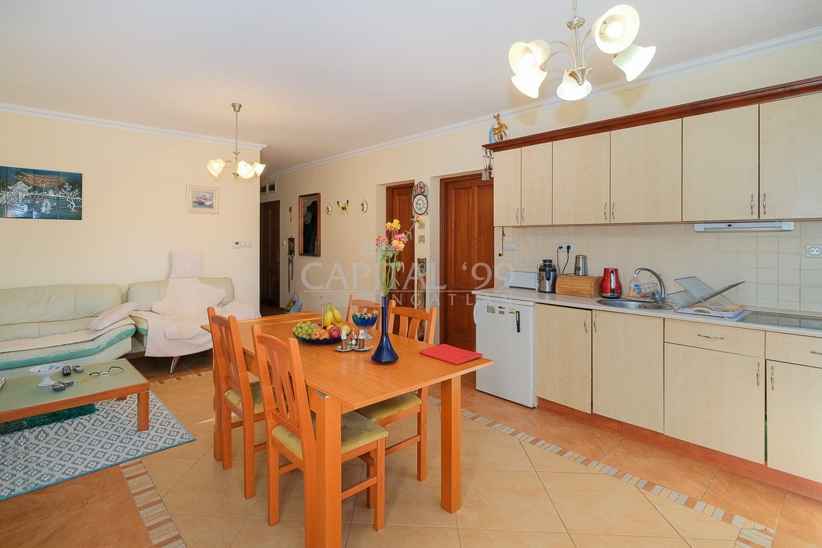 Flat - 4432