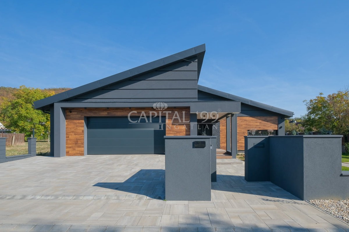 Family House - 4434