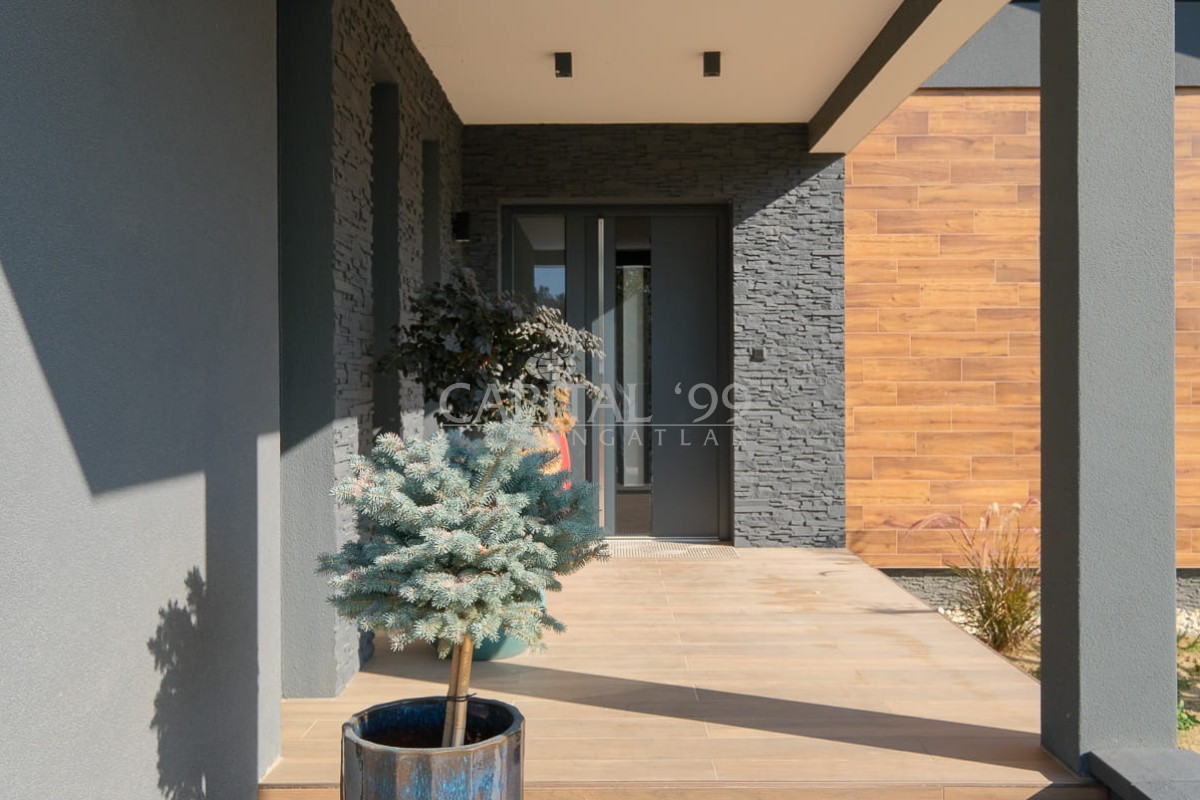 Family House - 4434