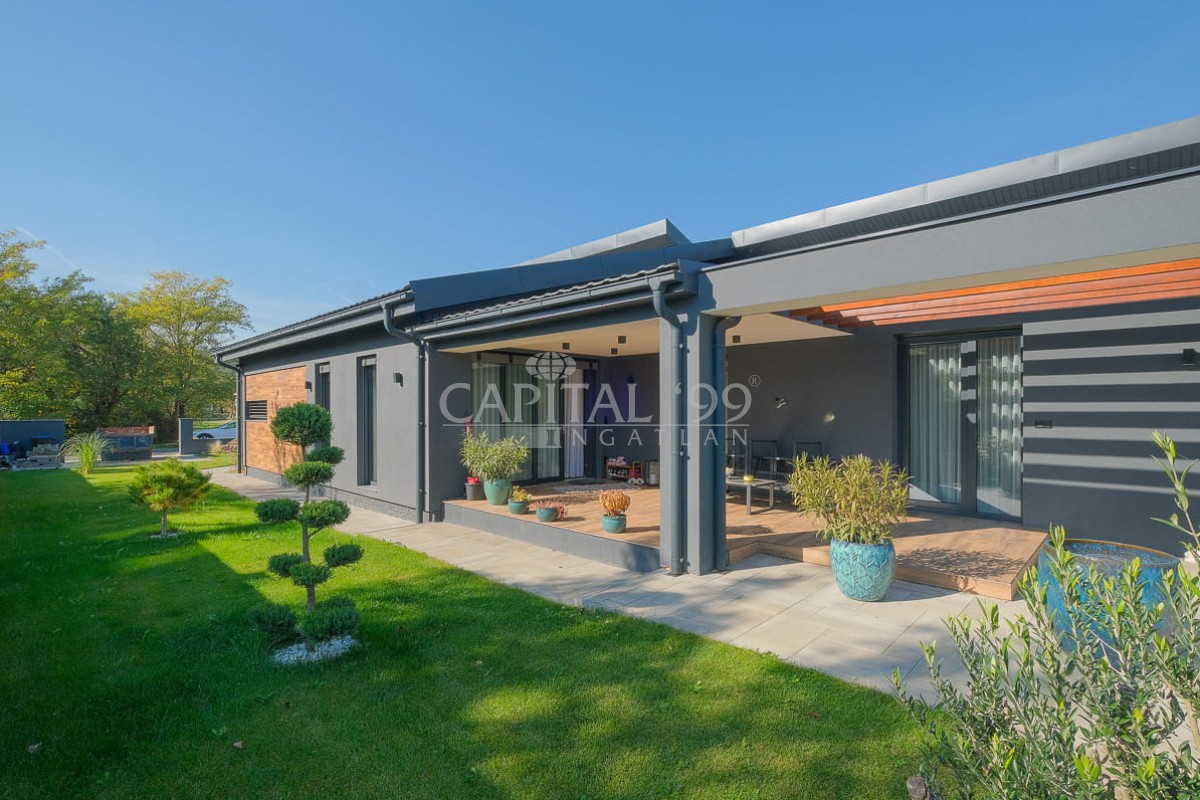 Family House - 4434